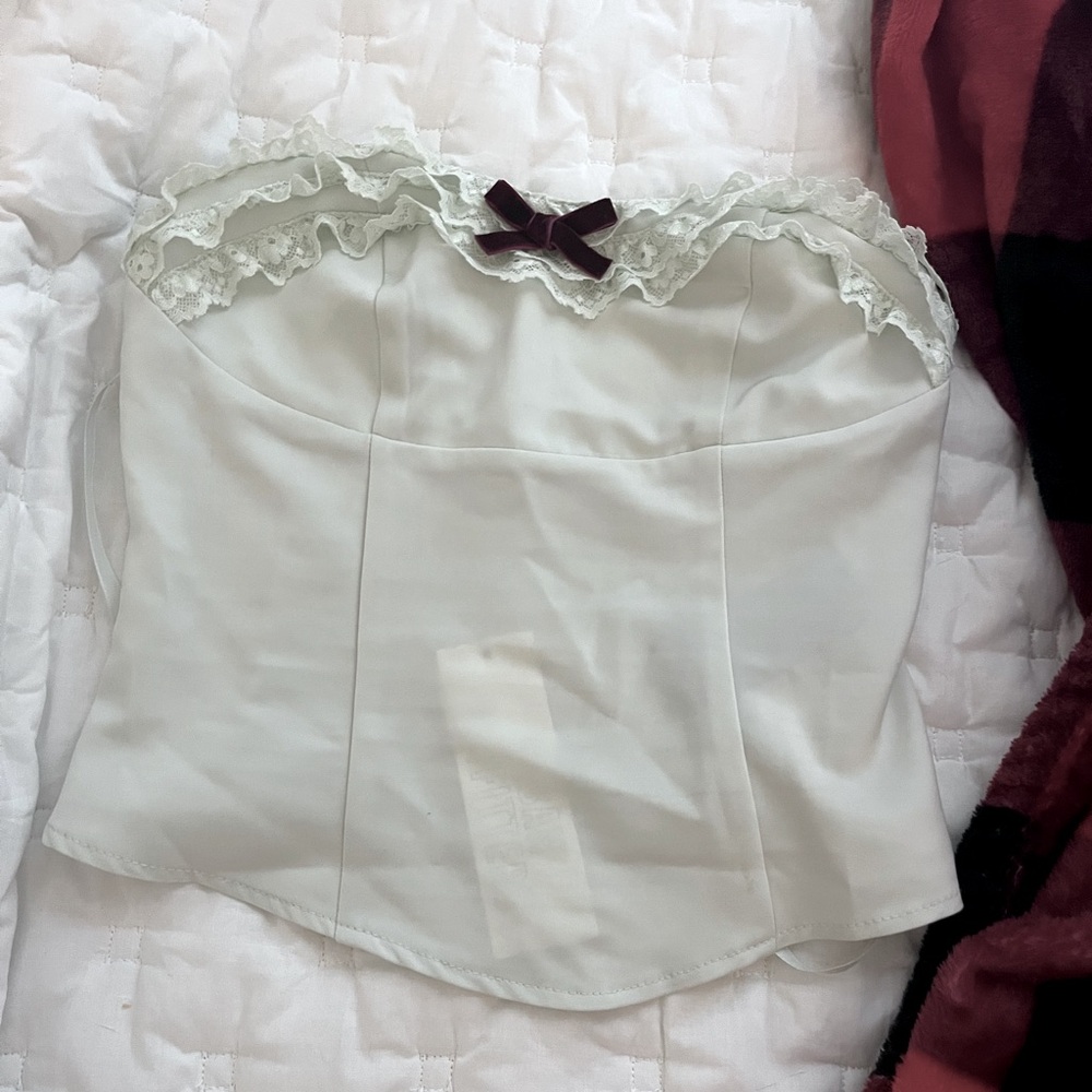 NWT Urban Outfitters Minty White Strapless Top w/elasticized back=flex fit XS